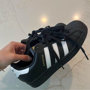 adidas superstar black and white